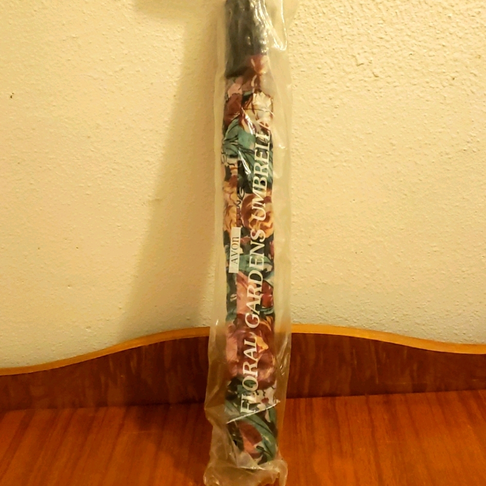 VINTAGE AVON NWT Umbrella
